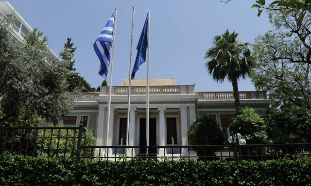 Τηλεοπτικές άδειες: Σε πανικό το Μέγαρο Μαξίμου - Κινήσεις απελπισίας για να βγει από το αδιέξοδο