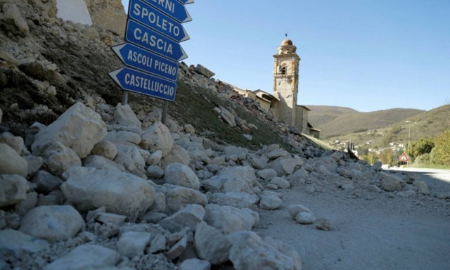 Italy quake: Thousands spend night in temporary accommodation