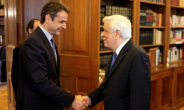 Κρίσιμη συνάντηση Παυλόπουλου - Μητσοτάκη με «φόντο» τις τηλεοπτικές άδειες