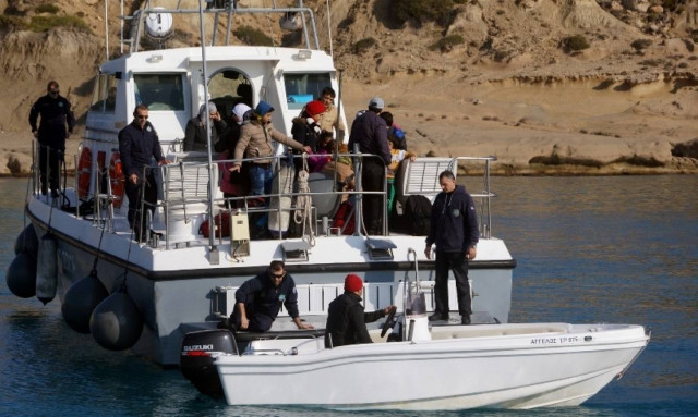 Sailing boat with migrants missing; 45 migrants rescued