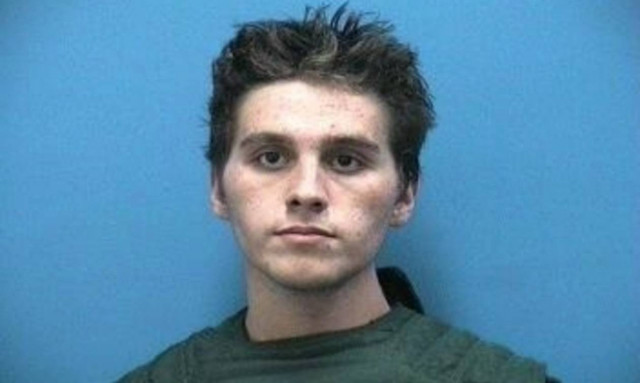 Φρίκη: 19χρονος σκότωσε ζευγάρι και έφαγε το πρόσωπο του θύματός του (pics+vid)