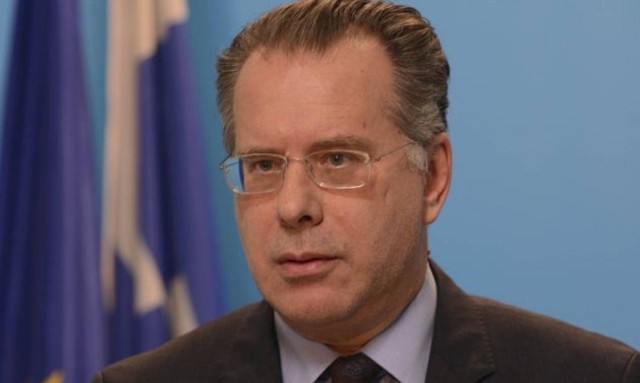 Κουμουτσάκος: Δεν συζητάμε μερεμέτια, κατάργηση του ν. Παππά