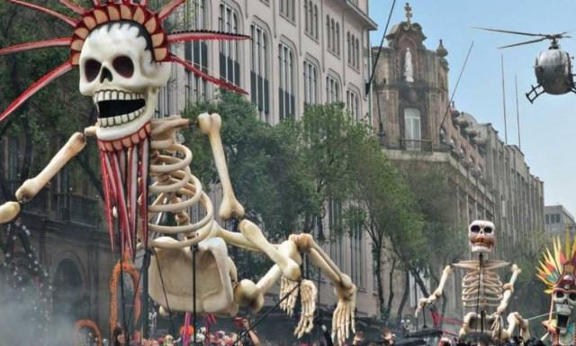 Το Μεξικό γιορτάζει το δικό του Halloween με τη «Μέρα των Νεκρών» (pics+video)