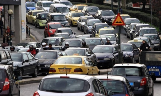 Τέλη κυκλοφορίας: Οι 4 κατηγορίες που θα πληρώσουν ακριβότερα