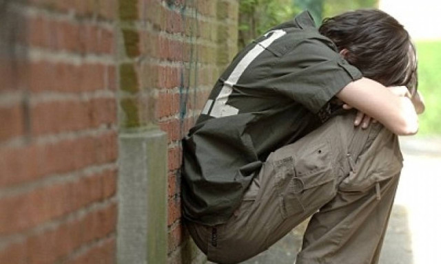 Φρίκη: Μετανάστες βίαζαν ομαδικά ανήλικο και το βιντεοσκοπούσαν