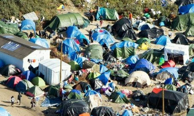 Γαλλία: Μετά το Καλαί η αστυνομία διέλυσε καταυλισμό στο Παρίσι - Κούρδοι βγήκαν στους δρόμους