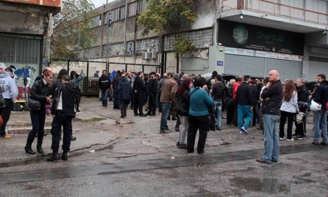 Police evacuates mosque construction site