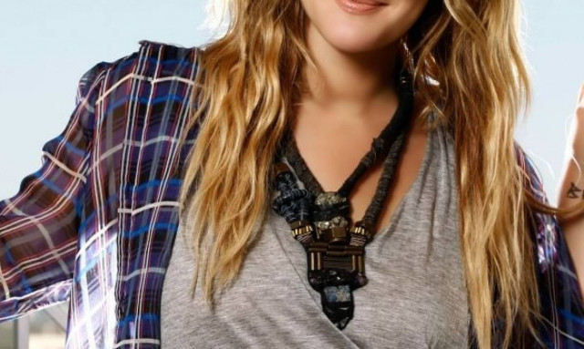 Διάσημη μαμά αποκάλυψε ότι δεν παίρνει δώρα στις κόρες της τα Χριστούγεννα, αλλά είδη χειροτεχνίας!