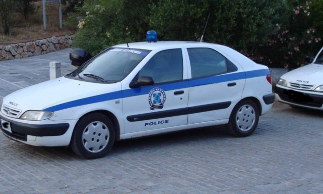 Λάρισα: Του «γυάλισε» η γλάστρα, την έκλεψε και την… έσπασε!