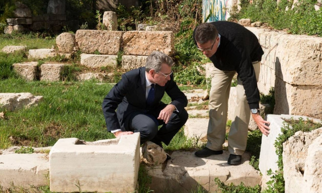 Μήνυμα δημοκρατίας του Αμερικανού πρέσβη στους συμπατριώτες του από την Αρχαία Αγορά