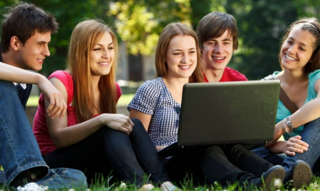 Γιατί τα παιδιά στην Ιταλία μόλις κλείσουν τα 18 τους θα πάρουν 500 ευρώ από το κράτος!