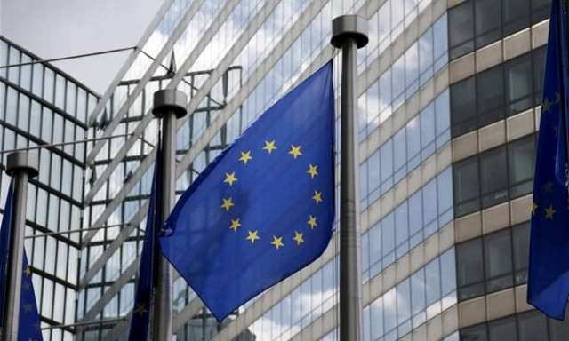 Κομισιόν: Στο 1,5% η ανάπτυξη στην Ευρωζώνη το 2017, στο 1,7% το 2018