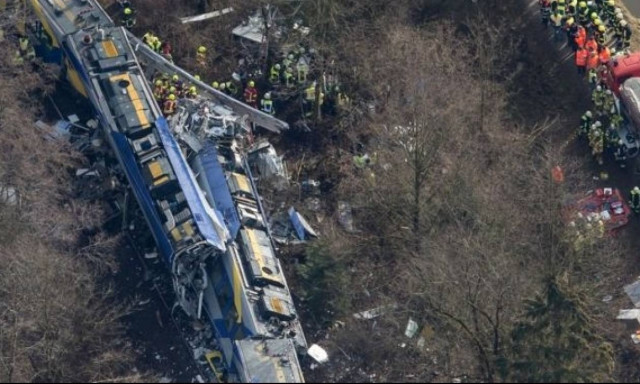 Γερμανία: Έπαιζε με το κινητό του και προκάλεσε το θάνατο 12 ανθρώπων