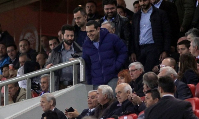 Απίθανος διάλογος Τσίπρα με Τοροσίδη: Μη στεναχωριέσαι θα βάλουμε κι εμείς γκολ στο 93’