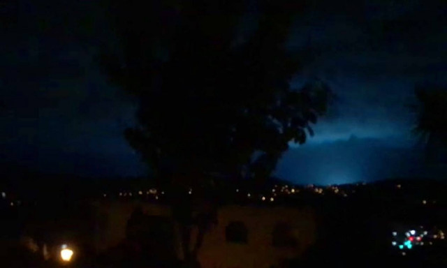 Ν. Ζηλανδία: Παράξενες λάμψεις φώτισαν τον ουρανό κατά τη διάρκεια του σεισμού! (vid)