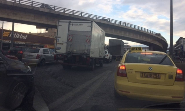 LIVE - O Ομπάμα στην Αθήνα: Κλειστοί δρόμοι - Απεργία σε Μετρό και τραμ - Πώς θα κινηθούν τα ΜΜΜ