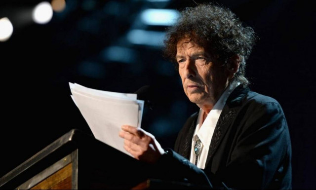 Δεν θα παραλάβει τελικά το Νόμπελ Λογοτεχνίας ο Μπομπ Ντίλαν, έχει «άλλες υποχρεώσεις»