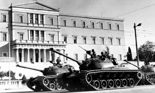 Πολυτεχνείο 1973: Η συγκλονιστική αφήγηση του μοναδικού φωτορεπόρτερ που κατέγραψε την εξέγερση