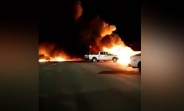 Plane crash in Nevada sets fire, homes evacuated