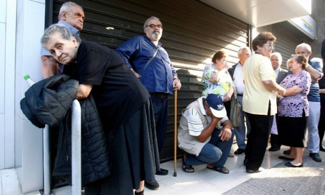 Διατυμπανίζουν ότι δίνουν πίσω το ΕΚΑΣ, ενώ κοροϊδεύουν τους συνταξιούχους!