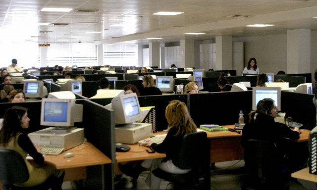 Τόσοι είναι οι δημόσιοι υπάλληλοι στην Ελλάδα