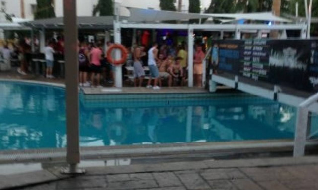 Απίστευτη καταγγελία για όργια σε γνωστό ξενοδοχείο: «Η πισίνα ήταν θολή από το σπέρμα» (photos)