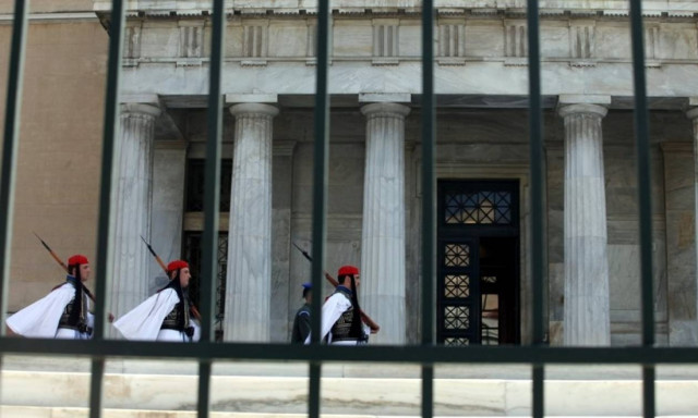 FT: Μετά την ολοκλήρωση της αξιολόγησης η απόφαση του ΔΝΤ για το ελληνικό πρόγραμμα