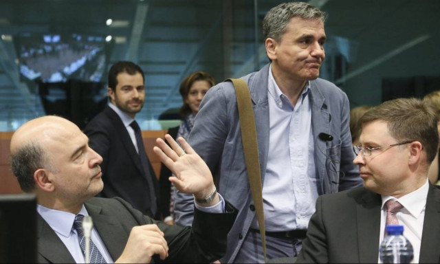 Το νέο Μνημόνιο σφίγγει κι άλλο τη θηλιά - Σε ιστορικό ρεκόρ οι περικοπές