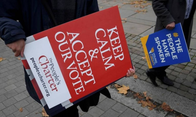 Διαδήλωση υπέρ του Brexit έξω από το βρετανικό κοινοβούλιο (pics)