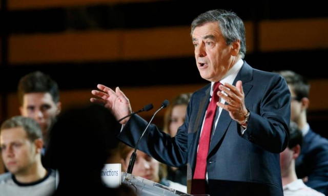 Γαλλία: Φαβορί ο Φιγιόν για το χρίσμα της δεξιάς παράταξης