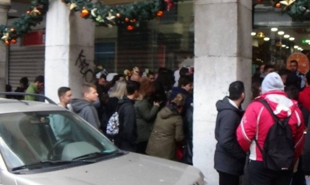 Black Friday στην Πάτρα: Απίστευτο σκηνικό – Δείτε τι έγινε όταν άνοιξαν οι πόρτες των μαγαζιών