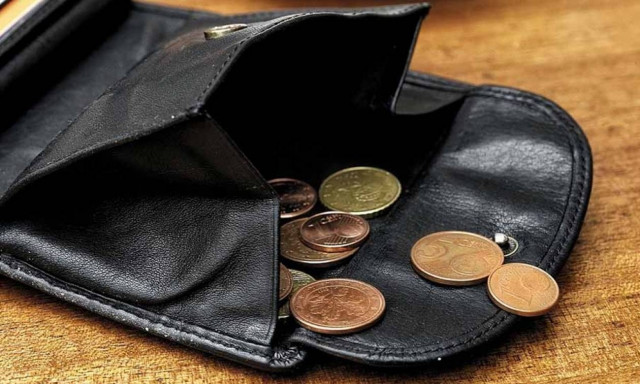 Φοροσόκ: Μελετούν νέα «αφαίμαξη» 800 ευρώ – Ποιους αφορά