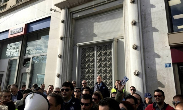 Επιδόματα τέλος: Ποιοι τα χάνουν σε ποιους μειώνονται