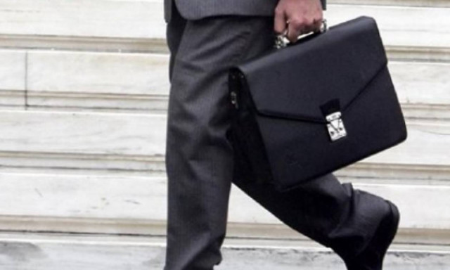 Ξεπέρασαν τους 2.000 οι μετακλητοί υπάλληλοι. Εκτίναξη του κόστους μισθοδοσίας σε ένα χρόνο