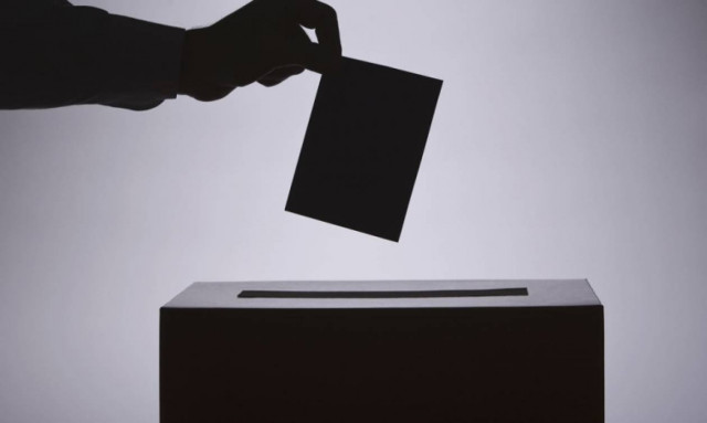 Πρόωρες εκλογές: Οι αυτόκλητοι ερμηνευτές του λαϊκού αισθήματος και η προπαγάνδα περί Οικουμενικής