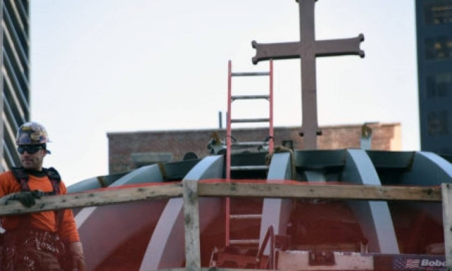 Τελετή τοποθέτησης του σταυρού στο ναό του Αγίου Νικολάου στο Σημείο Μηδέν (pics+video)