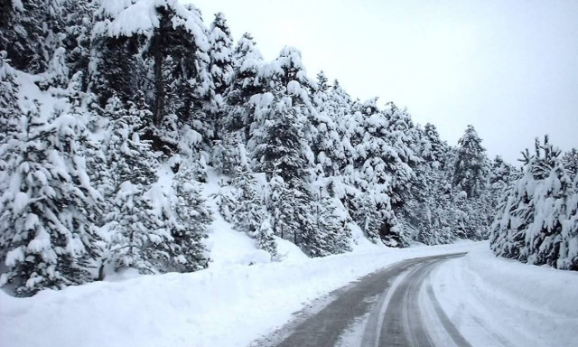 Κακοκαιρία: Χαμηλές θερμοκρασίες και χιόνια σε περιοχές με μεγάλο υψόμετρο στα Τρίκαλα
