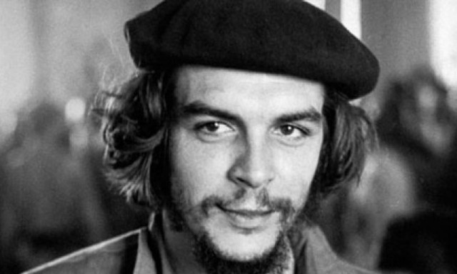 Απίστευτη δήλωση: «Η θεία μου είναι συμπεθέρα του Τσε Γκεβάρα»