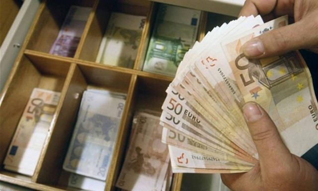 «ΣΟΚ» με τις εισφορές: Έρχονται μειώσεις μισθών έως 6% - Οι 7 ανατροπές από το 2017