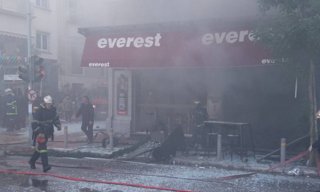 Έκρηξη στην πλατεία Βικτωρίας: Αποκλειστικές φωτογραφίες λίγα λεπτά μετά την έκρηξη (pics)