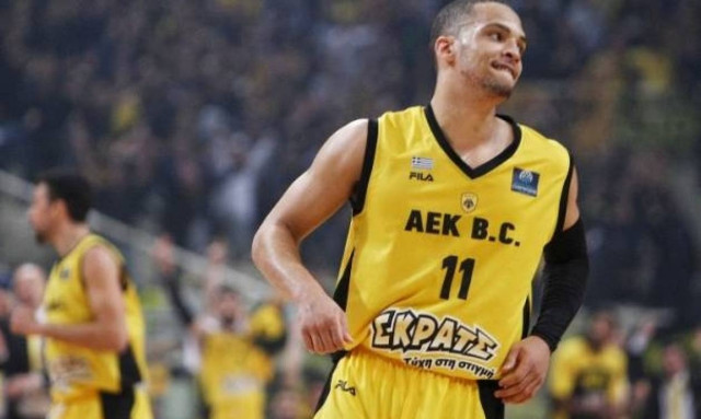 ΑΕΚ: Παραβίασε STOP ο Ντίξον