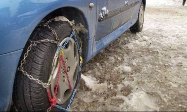 Κακοκαιρία: Διακοπή κυκλοφορίας στην Μακεδονία - Πού χρειάζονται αντιολισθητικές αλυσίδες