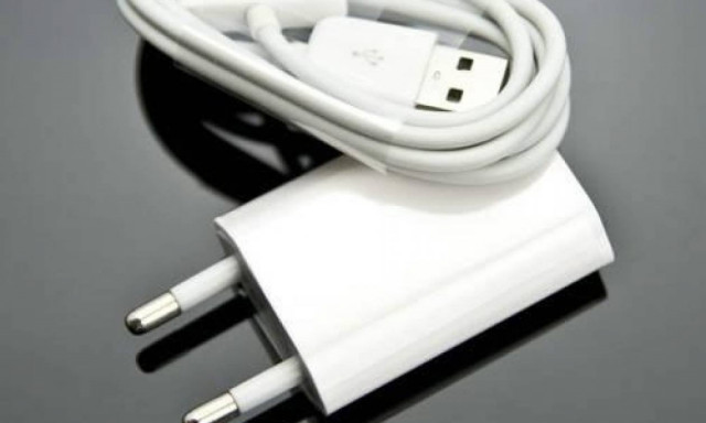 Προσοχή στους «μαϊμού» φορτιστές: Κίνδυνος για ηλεκτροπληξία