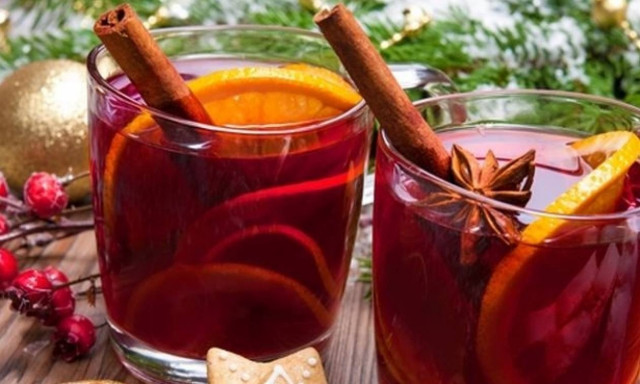 Glühwein: Δες πως θα φτιάξεις το πιο γευστικό χειμωνιάτικο ποτό