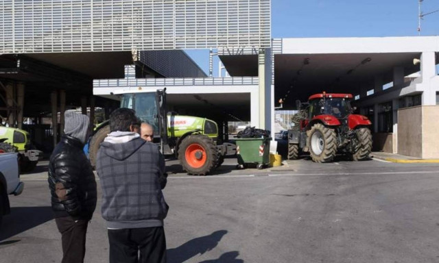 Κινητοποιήσεις αγροτών: Άνοιξε το τελωνείο των Ευζώνων