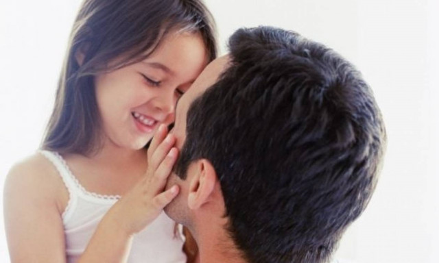 Απίθανα αποτελέσματα δίνει έρευνα για τη ζεστασιά της πατρικής αγάπης...