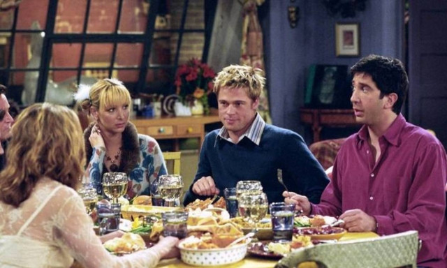 Το λάθος του επεισοδίου με τον Μπραντ Πιτ στα Φιλαράκια που λίγοι πρόσεξαν (pics)