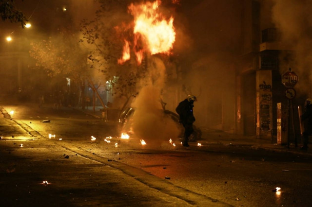 Επέτειος Γρηγορόπουλου Live: Επεισόδια και μολότοφ στα Εξάρχεια