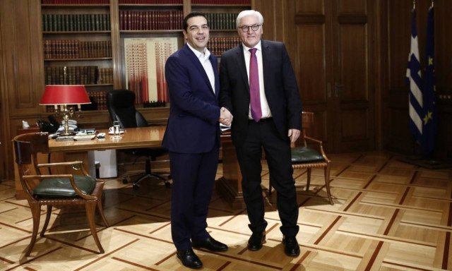 Συνάντηση Τσίπρα - Σταϊνμάιερ στο Μαξίμου: Τι είπαν μπροστά στις κάμερες (vid)