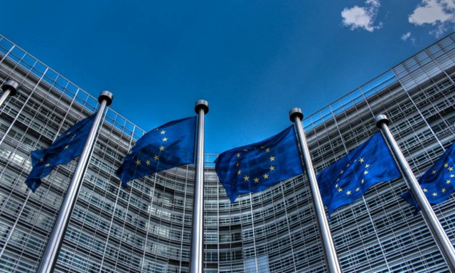 ΕΕ: Η αξιολόγηση θα είχε κλείσει αν δεν υπήρχε η «αδιαλλαξία» της Γερμανίας